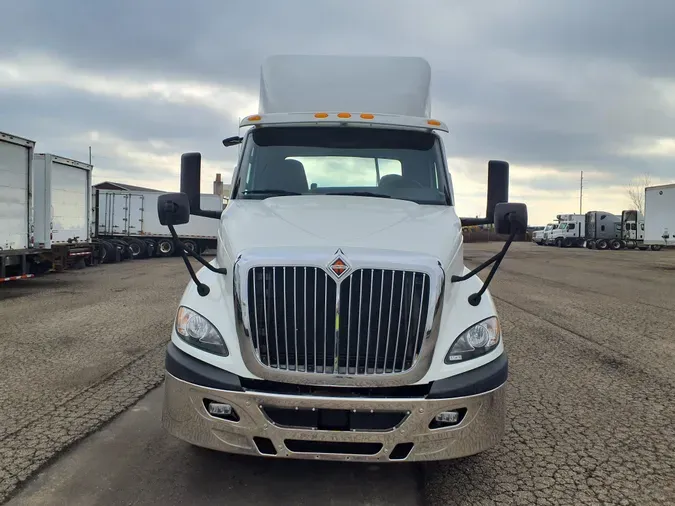 2019 NAVISTAR INTERNATIONAL RH613 DAYCAB S/A