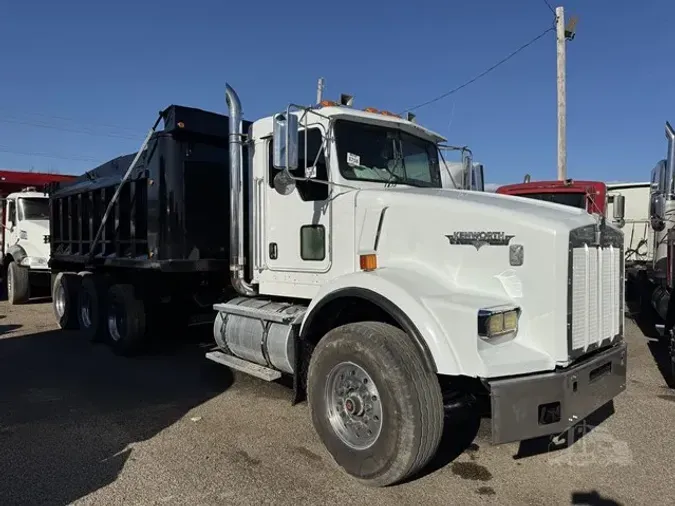 2004 KENWORTH T8003f02fcd9b1f1b90ed3dfe5b3acf92502
