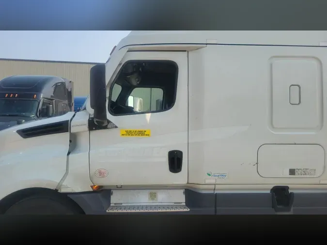 2021 Freightliner Cascadia 126