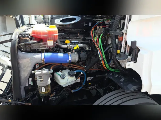 2019 Freightliner Cascadia 126