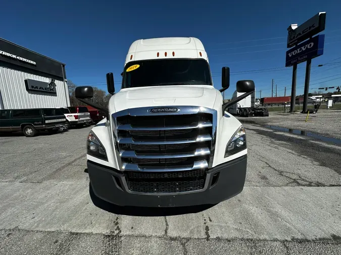 2019 Freightliner Cascadia 126