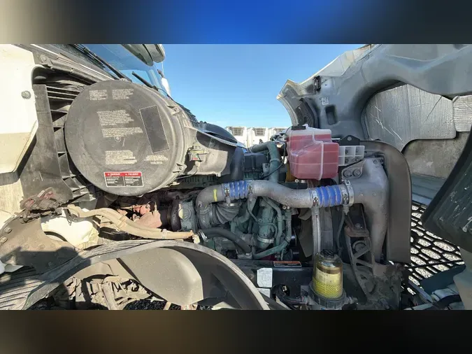2019 Volvo VNL300