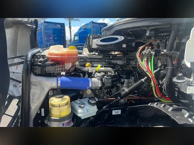 2021 FREIGHTLINER CA126