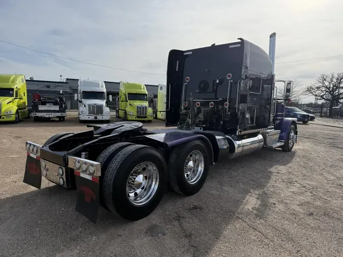 2024 Peterbilt 389
