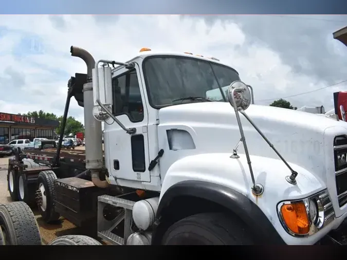 2006 MACK GRANITE CV713