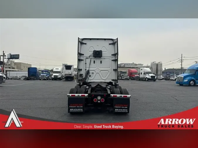 2021 FREIGHTLINER CA126