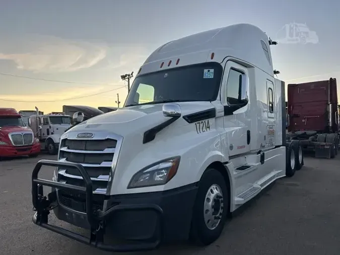 2019 FREIGHTLINER CASCADIA 126