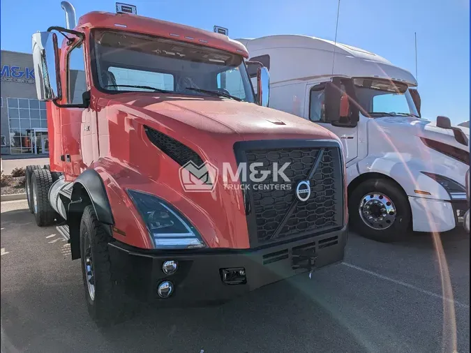 2025 VOLVO VNL64T300 (VNX)