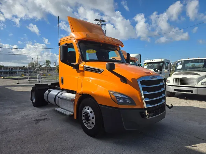 2019 FREIGHTLINER/MERCEDES NEW CASCADIA 126