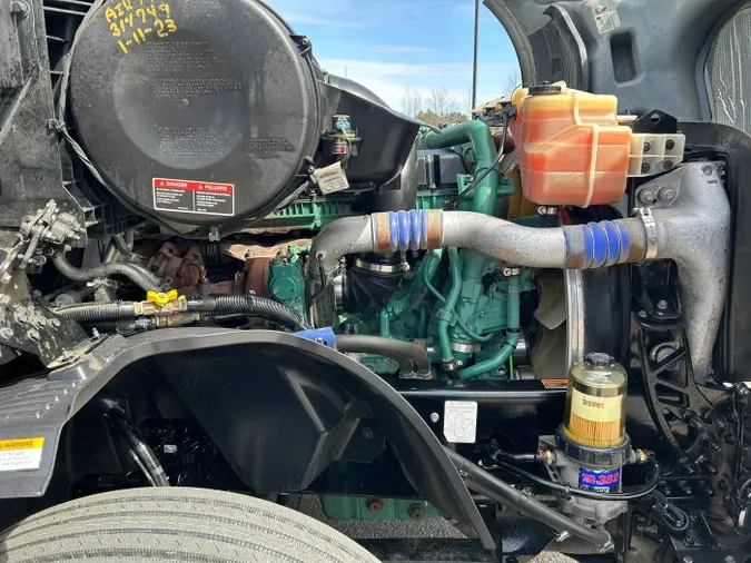 2021 Volvo VNL 860