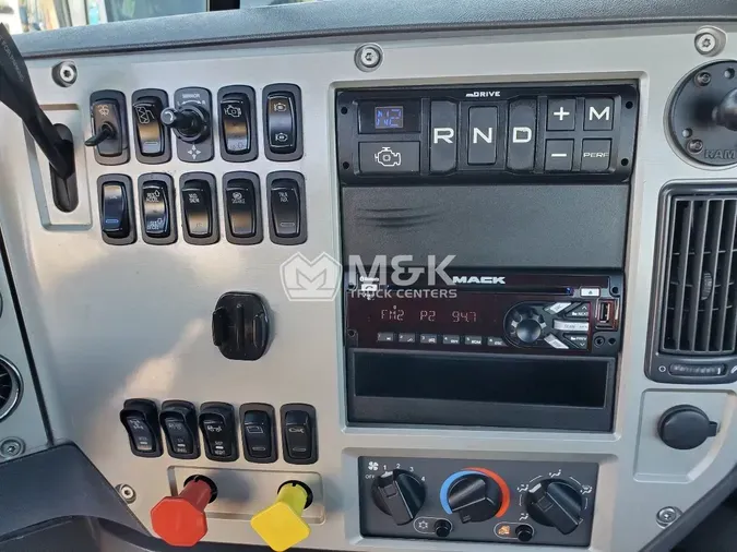 2018 MACK CXU613