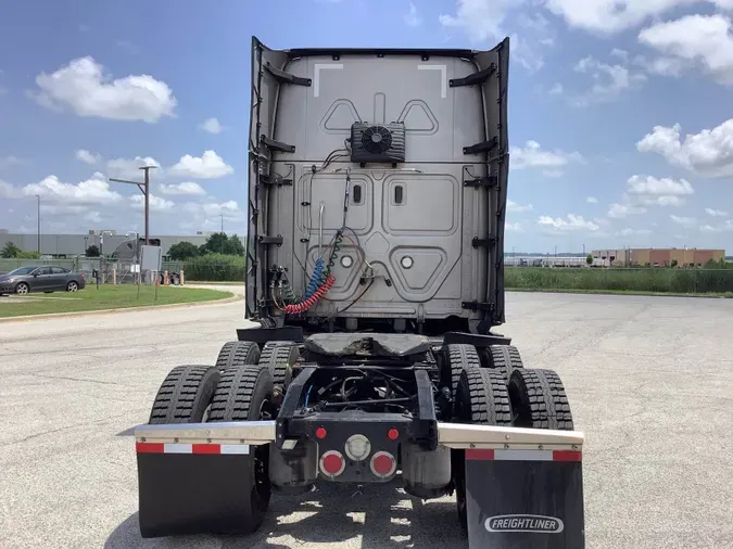 2022 Freightliner Cascadia 126