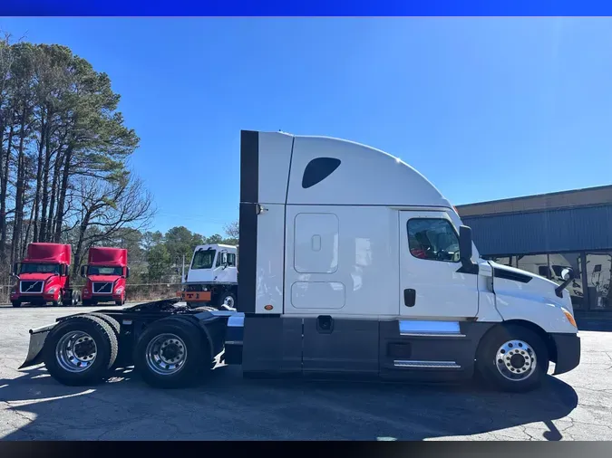 2021 FREIGHTLINER CASCADIA 126