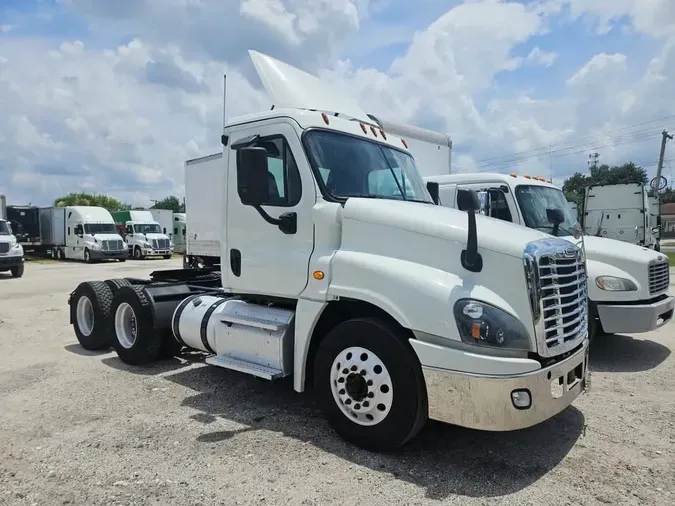 2019 FREIGHTLINER CASCADIA 125