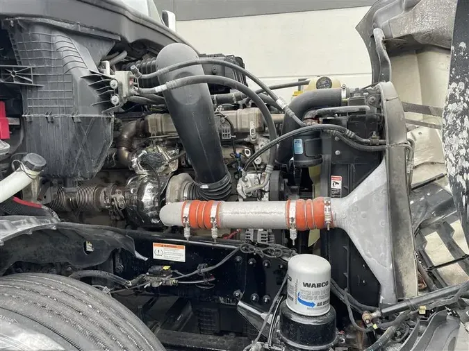 2022 FREIGHTLINER CA126