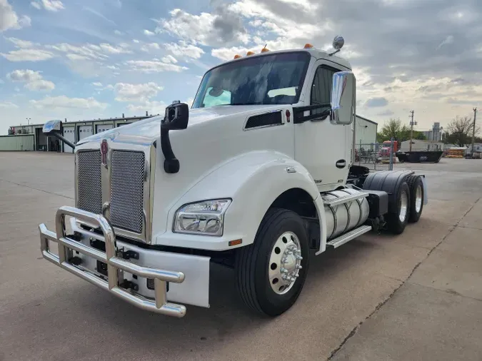 2022 Kenworth T880