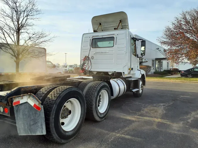 2018 VOLVO VNL64TRACTOR