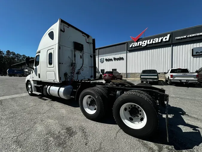 2019 Freightliner Cascadia 126