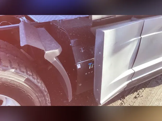 2020 Freightliner Cascadia 126