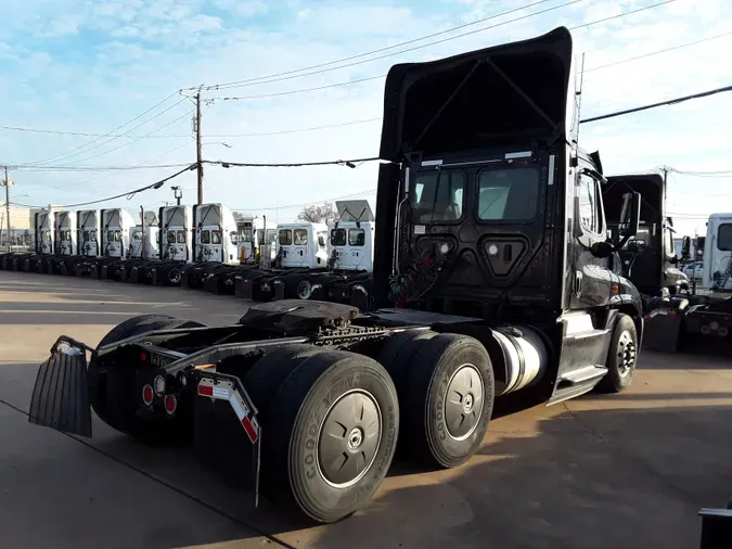 2019 FREIGHTLINER/MERCEDES CASCADIA 125