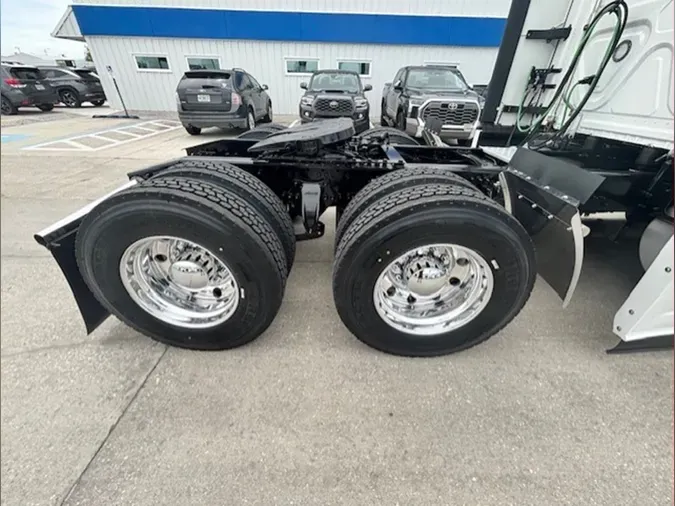 2022 Freightliner Cascadia 126