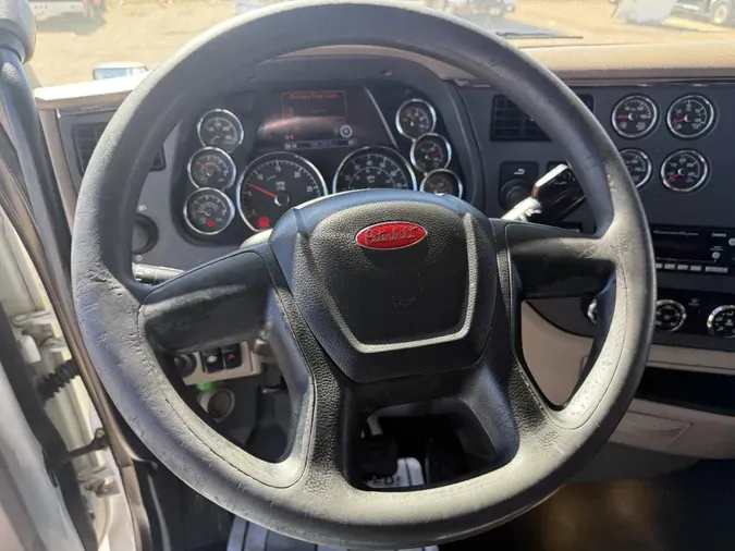 2022 Peterbilt 579