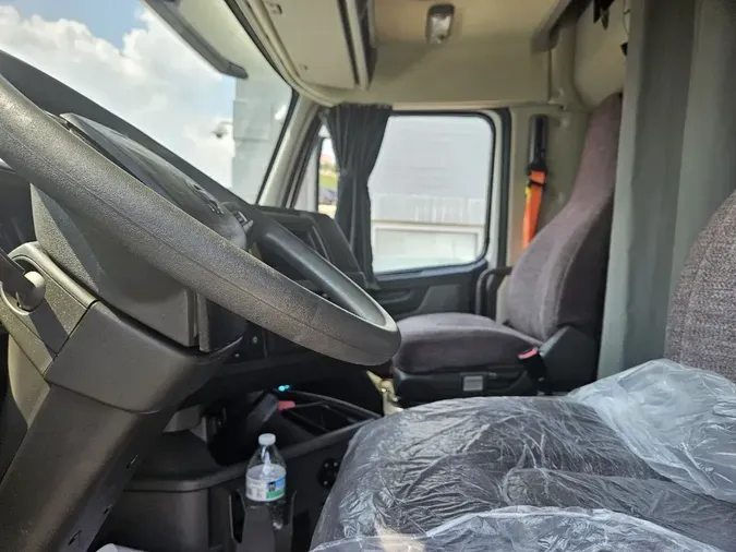 2020 VOLVO VNL64T760