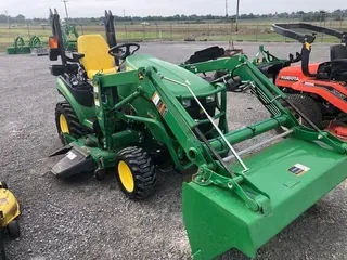 2016 John Deere 1025R