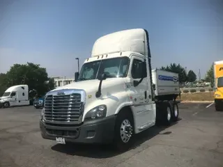 2017 Freightliner X12564ST