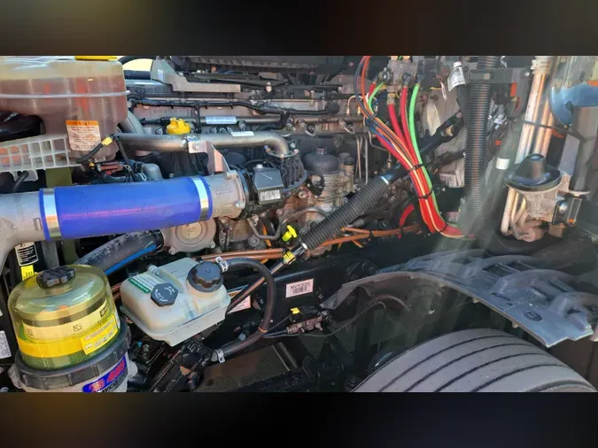 2021 Freightliner Cascadia 126