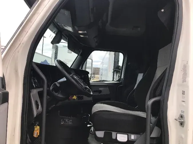 2019 Freightliner T12664ST