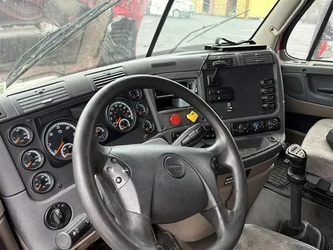 2017 FREIGHTLINER CASCADIA EVOLUTION3f4341488e80f3ba601bed94c2592fdd