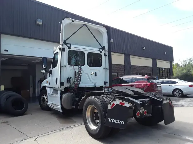 2019 FREIGHTLINER/MERCEDES CASCADIA 1253f435701cb064ba80145e4d8c3d17239