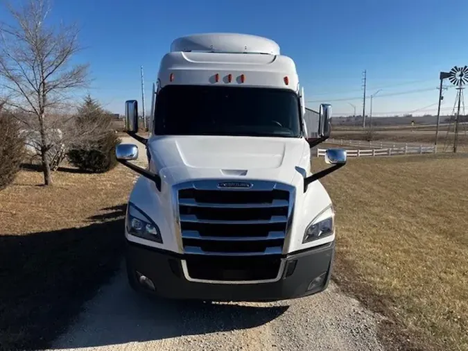 2021 FREIGHTLINER CASCADIA