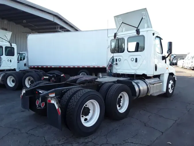 2019 FREIGHTLINER/MERCEDES CASCADIA 125