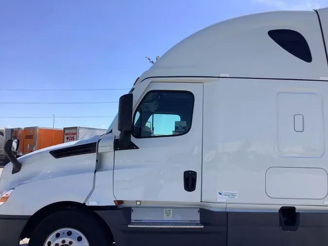 2022 Freightliner Cascadia 1263f46adfbd0353d0a9f7178fd3127ccea