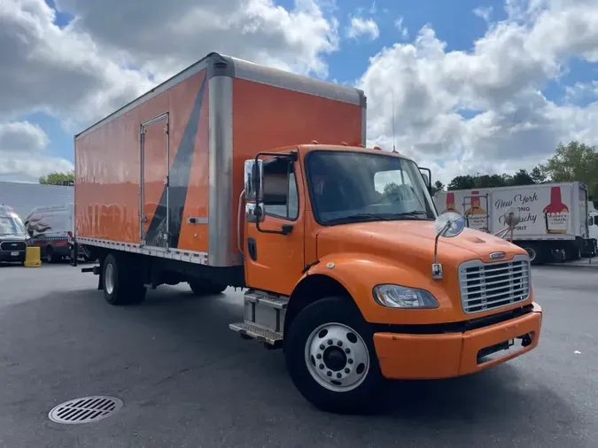 2018 FREIGHTLINER M2 106