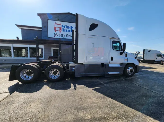 2019 FREIGHTLINER CASCADIA