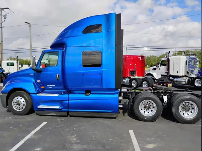 2022 International LT625