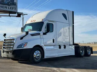 2021 FREIGHTLINER Cascadia 126