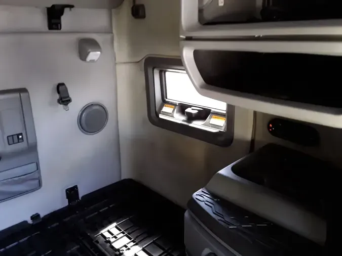 2020 VOLVO VNL64T-760
