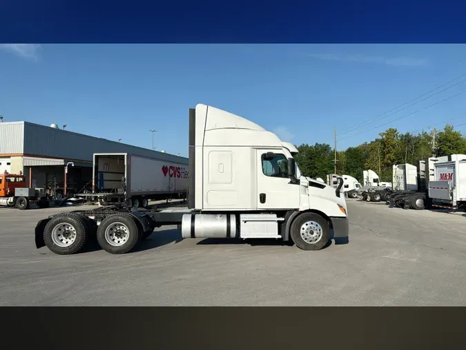 2022 Freightliner Cascadia 1263f4fada7389f24d582693d7b807f8b7b