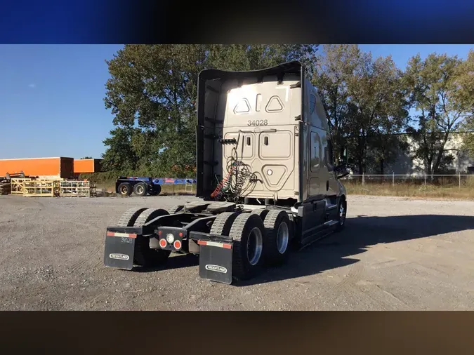 2025 Freightliner Cascadia 126