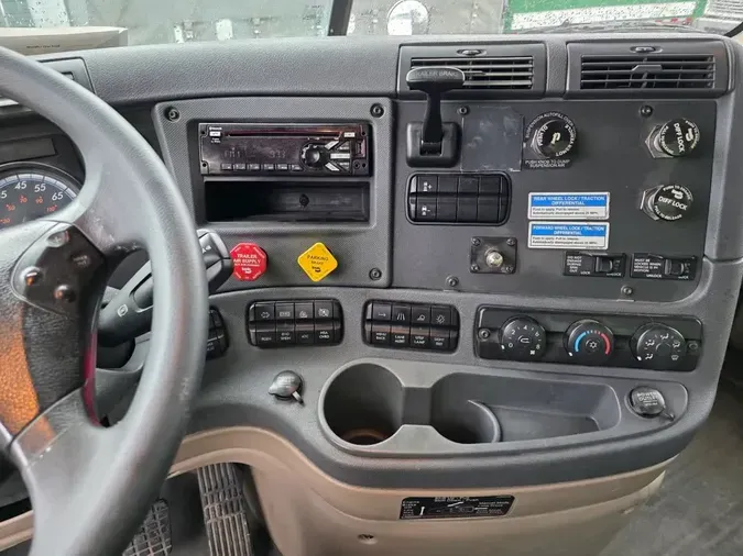 2017 FREIGHTLINER CASCADIA 125
