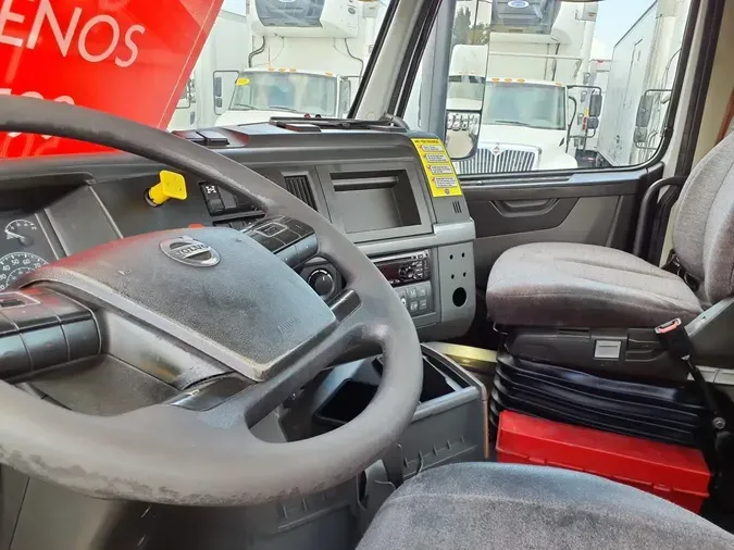 2019 VOLVO VNL64T-300