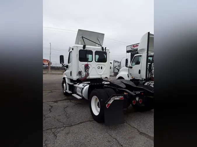 2019 FREIGHTLINER/MERCEDES CASCADIA 113