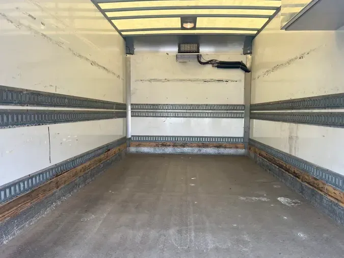 2016 FREIGHTLINER/MERCEDES M2 106