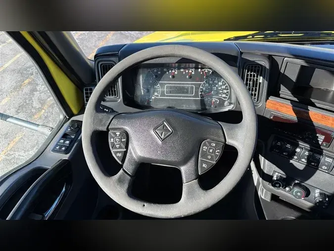 2019 INTERNATIONAL RH613