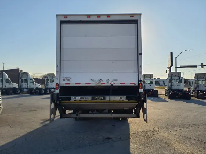 2018 FREIGHTLINER/MERCEDES M2 106