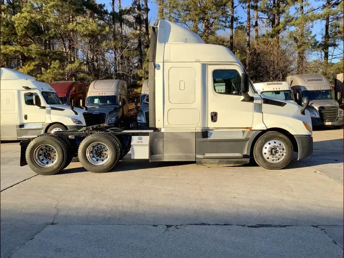 2020 Freightliner Cascadia